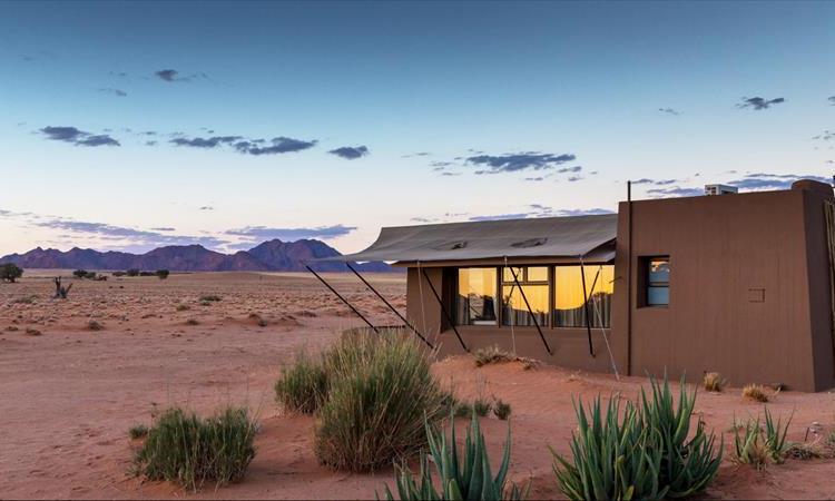 17 Days Trail Safari In Namibia, Botswana And Victoria Falls (Lodging & Camping) (Namibia)