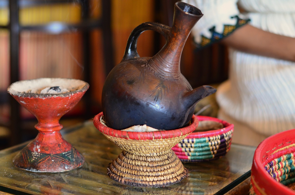 кофейная церемония в эфиопии фото. кофейные церемонии картинки.