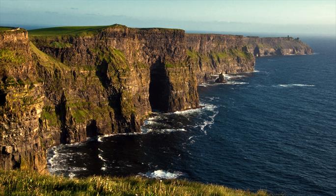 Cliffs of Moher Premium 1 Day Tour (Ireland)