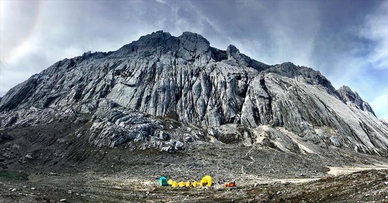 Carstensz Pyramid Expedition By Helicopter (Indonesia)