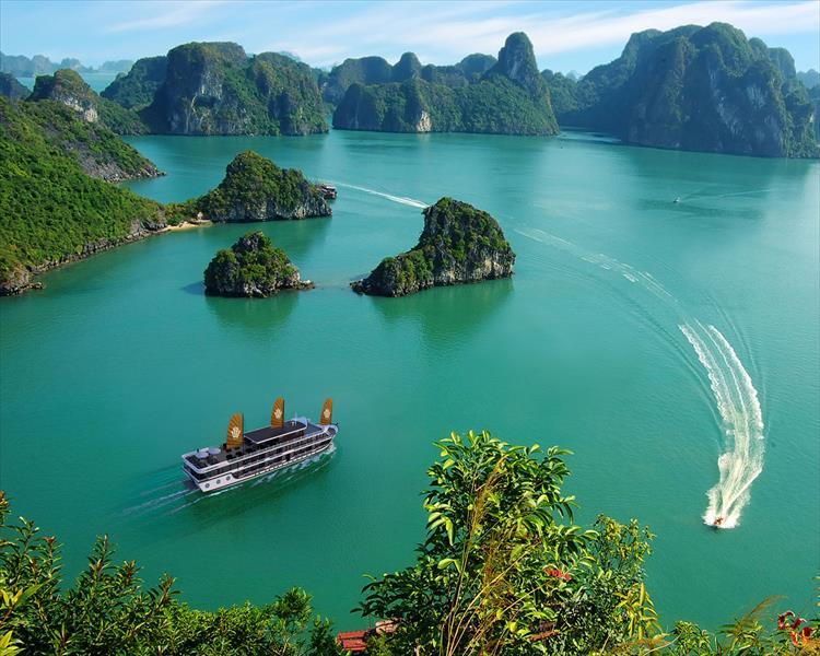 2 days Halong Bay Overnight Cruise From Hanoi (Vietnam)