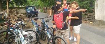 Bike Trip To Lingsar Temple (Indonesia)