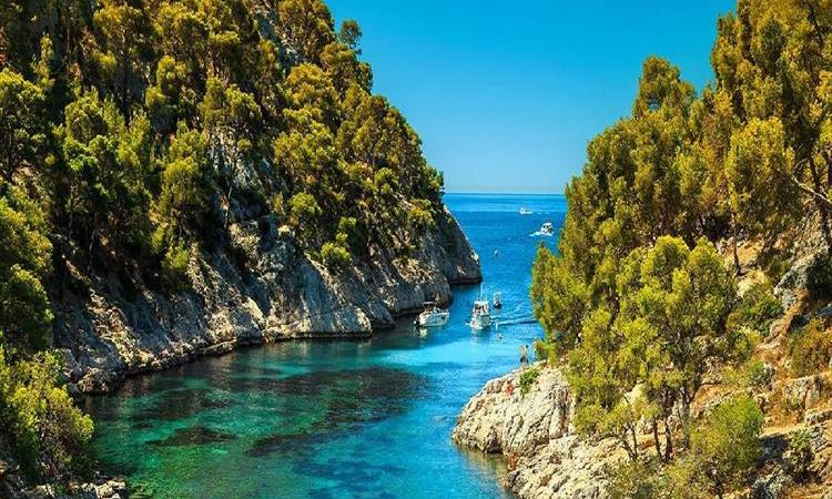 Calanques Of Cassis, Aix-en-provence & Wine Tasting Full Day Private Tour (France)