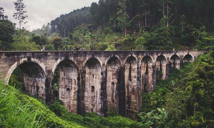Eco tour: Ceylon Backpacker Deal 11 Nights / 12 Days (Sri Lanka)