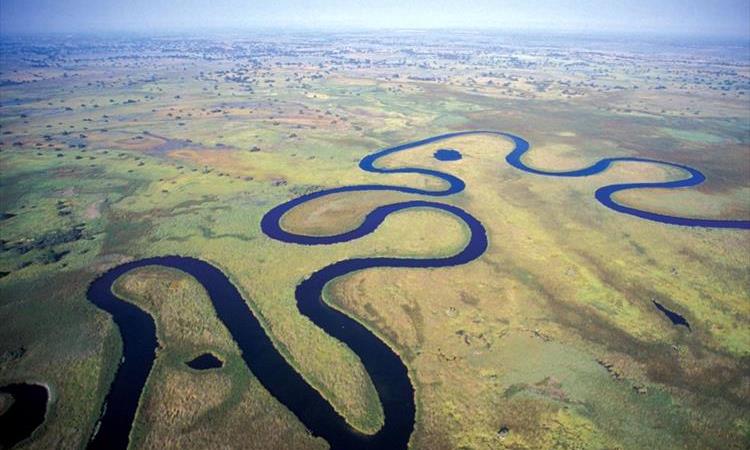 Eco tour: 9-day Okavango Delta To Victoria Falls Accommodated And Camping Safari (Botswana)