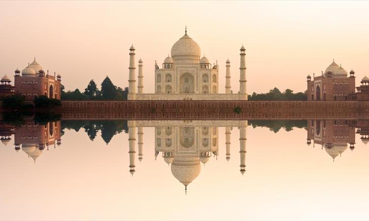 Agra Tour With Taj Mahal By Superfast Train: All Inclusive (India)