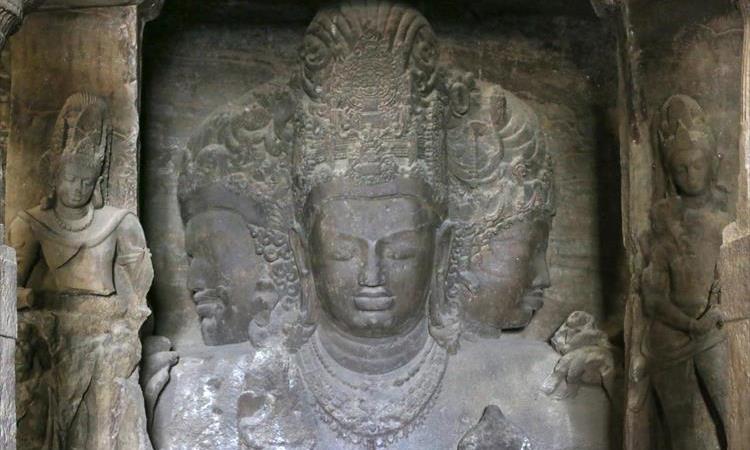 Colonial Cities, Train, Tea, Tiger & Tribal Tour (India)