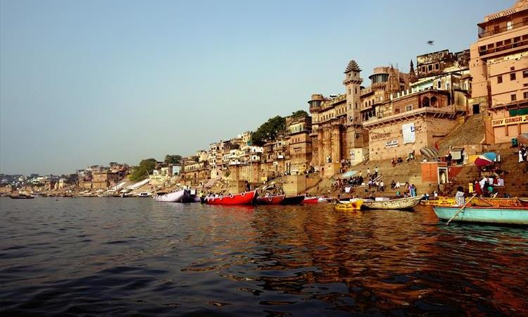 Incredible Monuments, Temples & Beach Tour (India)