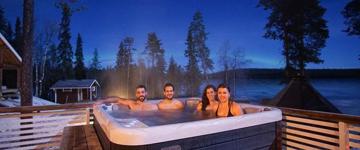 Private Arctic Forest Sauna & Jacuzzi With Northern Lights (Finland)