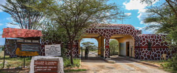 From Nairobi: 4-day Meru & Samburu Reserve Wildlife Safari (Kenya)