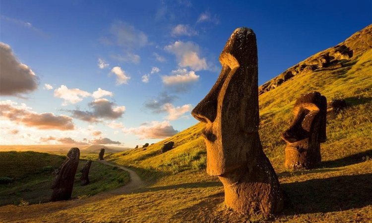 Eco tour: Discover Easter Island (Chile)